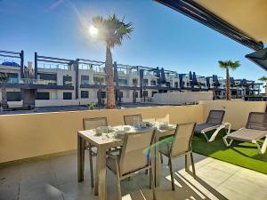 Balkón alebo terasa v ubytovaní Playa Elisa Apartment - Mil Palmeras - 1510