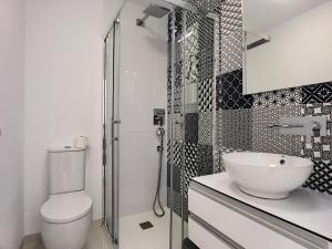 Kúpeľňa v ubytovaní Playa Elisa Apartment - Mil Palmeras - 1510