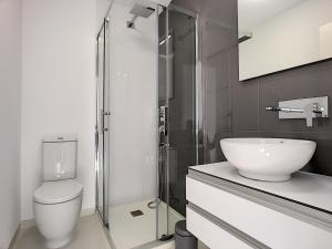 Kúpeľňa v ubytovaní Playa Elisa Apartment - Mil Palmeras - 1510