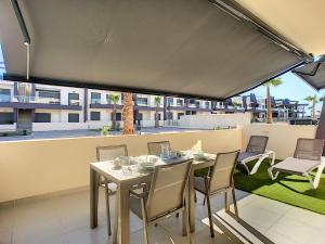 Balkón alebo terasa v ubytovaní Playa Elisa Apartment - Mil Palmeras - 1510