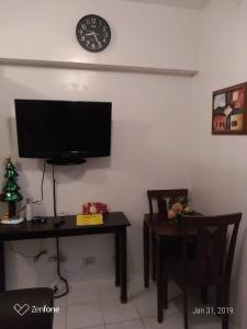 TV/trung tâm giải trí tại Standard Room with Balcony 658