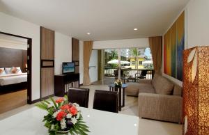 Posezení v ubytování Kata Sea Breeze Resort - SHA Plus