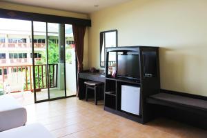 Kuchyň nebo kuchyňský kout v ubytování Kata Sea Breeze Resort - SHA Plus