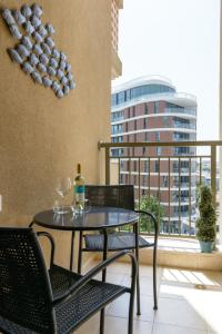 Gallery image of 49 Abarbanel - By Beach Apartments TLV in Tel Aviv