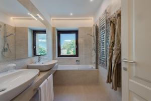 Koupelna v ubytování Borgo La Chiaracia Resort & SPA
