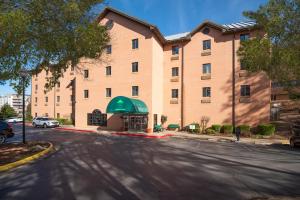 Gallery image of Guest Inn & Suites - Midtown Medical Center in Little Rock