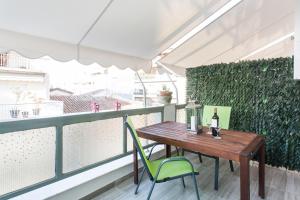 En balkong eller terrasse på Athens Homes