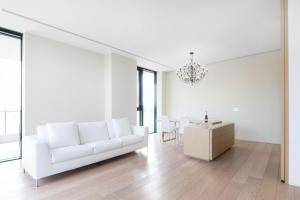 A seating area at Stylish elegant Suite in Torre Solaria with exclusive Milan's view