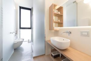 A bathroom at Stylish elegant Suite in Torre Solaria with exclusive Milan's view