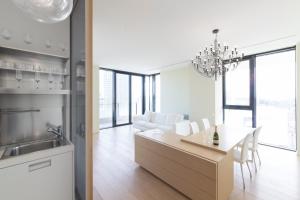 A kitchen or kitchenette at Stylish elegant Suite in Torre Solaria with exclusive Milan's view