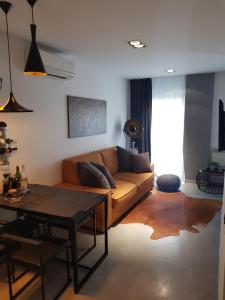 Televízia a/alebo spoločenská miestnosť v ubytovaní Apartman VIP, with Free Garage Parking