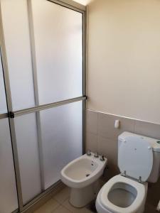 Ένα μπάνιο στο Depto Pleno Centro de V.Maria +3 φωτογραφίες