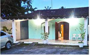 Gallery image of Casa Massaguaçu in Caraguatatuba