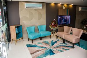 Ruang duduk di SERPYL Plaza Hotel