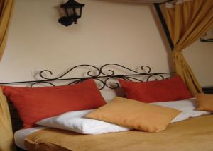 Postel nebo postele na pokoji v ubytování Riad Hôtel Belleville Marrakech