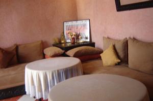 Posezení v ubytování Riad Hôtel Belleville Marrakech