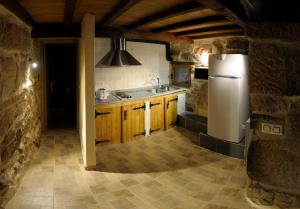 Kuchyň nebo kuchyňský kout v ubytování Casa Dos Fuelles + 17 fotografií