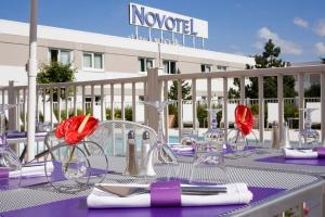 ห้องอาหารหรือที่รับประทานอาหารของ Novotel Amiens Pôle Jules Verne