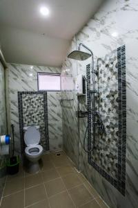 Vonios kambarys apgyvendinimo įstaigoje Chean-Chean House