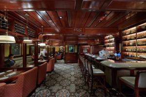 Uma área de estar em Mandarin Oriental, Hong Kong