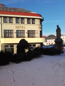 チェルヴェニー・コステレツにあるHotel Šrejberのギャラリーの写真