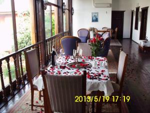 Restaurace v ubytování Villa Perla Hotel