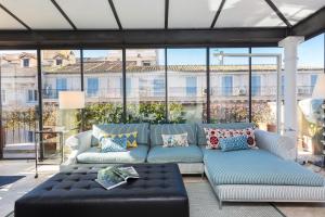A seating area at Amazing Penthouse Piazza Venezia