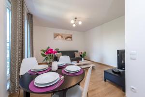 Posedenie v ubytovaní P&O Apartments Zawiszy + 6 fotografií