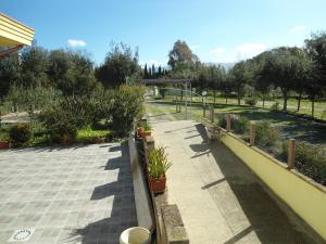 A garden outside Tra Mare e Monti