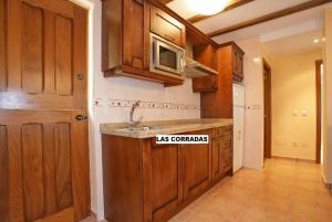 Una cocina o zona de cocina en Casas Rurales Las Corradas