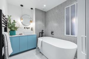 Koupelna v ubytování L'Abeille - Boutique Apartments