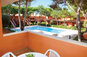 The swimming pool at or close to Villaggio Capistrano