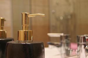 A bathroom at Levendula apartman