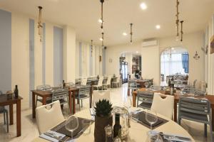ห้องอาหารหรือที่รับประทานอาหารของ Hotel Nuovo Tirreno