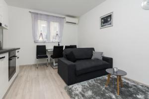 Posedenie v ubytovaní Marea Apartments