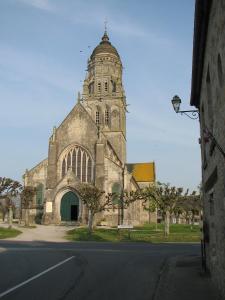 サント・マリー・デュ・モンにある3 Rue des Cauxの大石教会