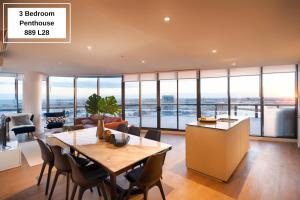 Gallery image of Orange Stay Apartments in Melbourne