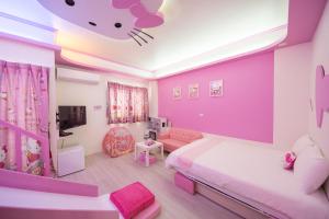 Een bed of bedden in een kamer bij Childlike B&B