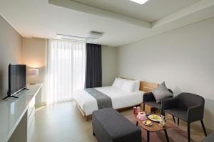 Gallery image of Geoje Leein Stay Hotel in Geoje 