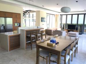Nhà bếp/bếp nhỏ tại Villas at Da Nang Beach Resort,3 Bedrooms Garden View