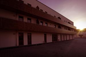 Budova, kde se aparthotel nachází