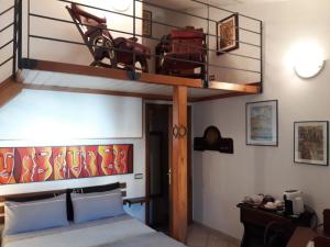 A bed or beds in a room at La Villa