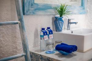 Et bad på Santorini Beach Resort