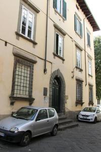 Photo de la galerie de l'établissement Tabacchi Luxury apartment in Lucca historical center near toll Parking, à Lucques