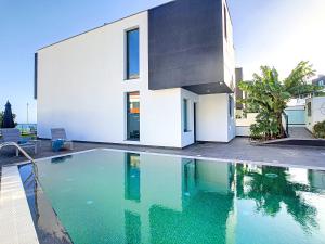 Πισίνα στο ή κοντά στο Villa Orca by LovelyStay