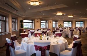 Ein Restaurant oder anderes Speiselokal in der Unterkunft Poole Quay Hotel 