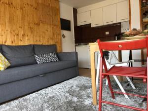 Posezení v ubytování Inmocyma Naasara-Cerler