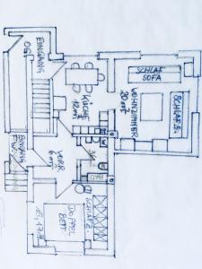 un dibujo de un plano del suelo de una casa en Ferienwohnung Hinterdorfer, en Unterweissenbach