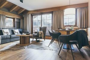 Posezení v ubytování PUR Suites & Chalets