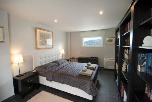 A bed or beds in a room at Athens Lycabettus Hill Penthouse, Private Roof Garden & Pool
